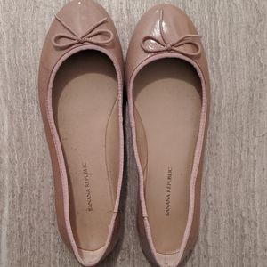 Banana republic flats size 6.5